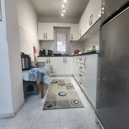 Tirane, shes shtepi 1 Kateshe 66 m² me truall 128m2 115.000 €