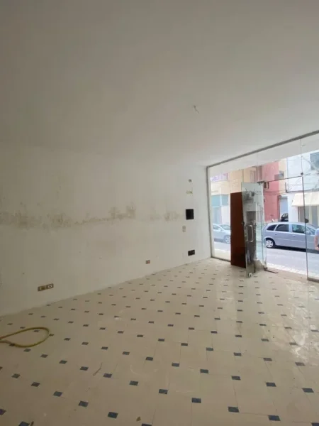 Durres, shitet ambjent biznesi Kati 0, 33 m² 50.000 € 