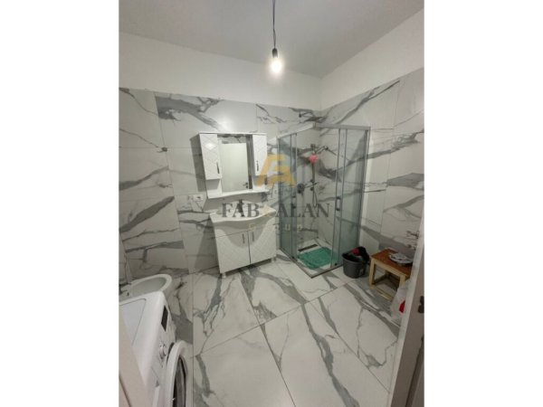 Tirane, shitet apartament 2+1 Kati 3, 97 m² 130.000 € (Komisariati nr 4)