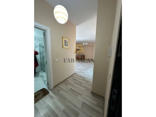 Tirane, shitet apartament 2+1 Kati 3, 97 m² 130.000 € (Komisariati nr 4)