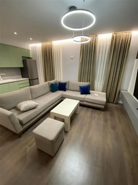 Tirane, jepet me qera apartament 2+1+Ballkon Kati 5, 98 m² 700 € (LIQENI I THATE)