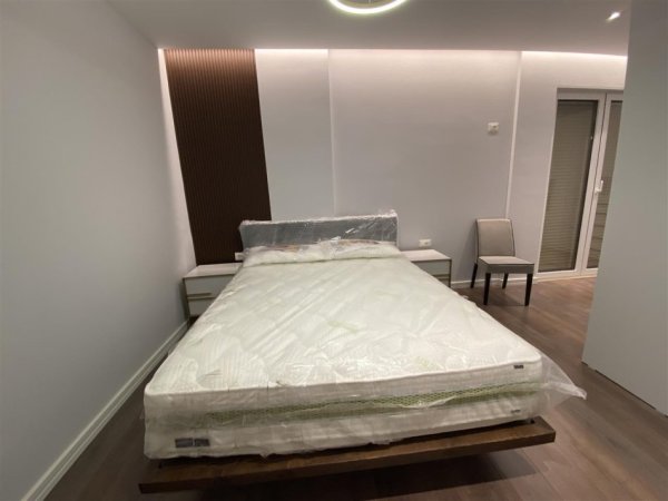 Tirane, jepet me qera apartament 2+1+Ballkon Kati 5, 98 m² 700 € (LIQENI I THATE)