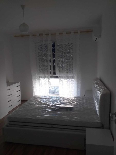 Tirane, jepet me qera apartament 2+1 Kati 1, 100 m² 500 € (unaza e re)
