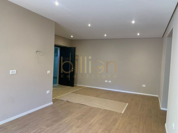 Tirane, jepet me qera ambjent biznesi Kati 1, 93 m² 950 € (Rruga e Kavajes, Tirana, Albania)