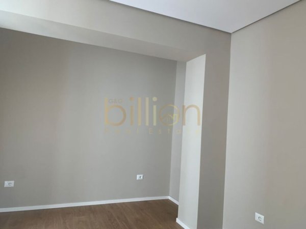 Tirane, jepet me qera ambjent biznesi Kati 1, 93 m² 950 € (Rruga e Kavajes, Tirana, Albania)