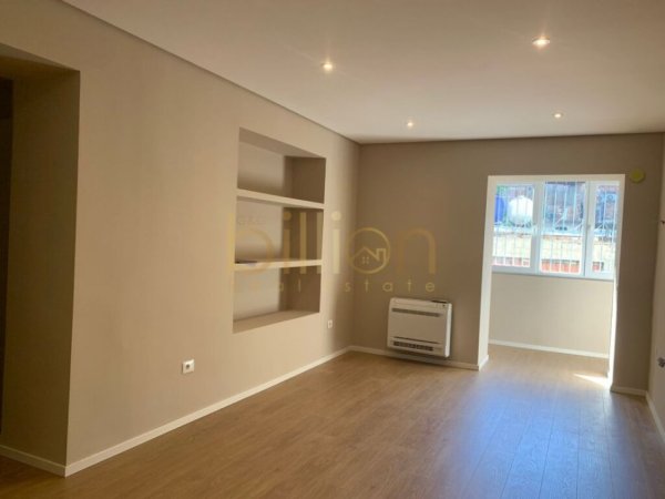 Tirane, jepet me qera ambjent biznesi Kati 1, 93 m² 950 € (Rruga e Kavajes, Tirana, Albania)