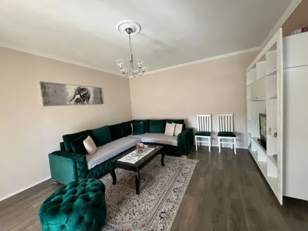 Tirane, jepet me qera apartament 1+1 Kati 7, 75 m² 380 € (unaza e re .syri TV)