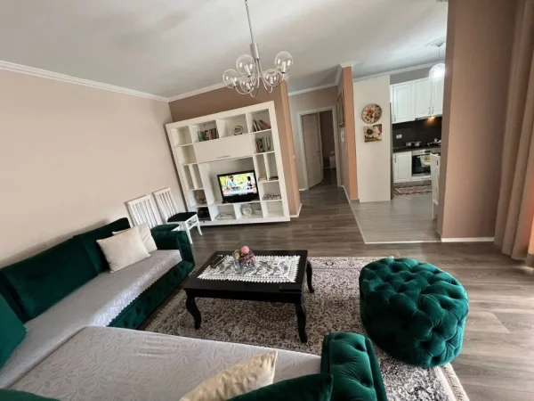 Tirane, jepet me qera apartament 1+1 Kati 7, 75 m² 380 € (unaza e re .syri TV)