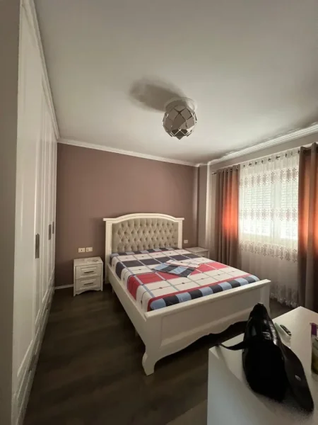 Tirane, jepet me qera apartament 1+1 Kati 7, 75 m² 380 € (unaza e re .syri TV)