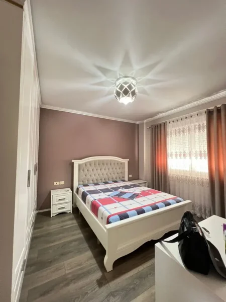 Tirane, jepet me qera apartament 1+1 Kati 7, 75 m² 380 € (unaza e re .syri TV)