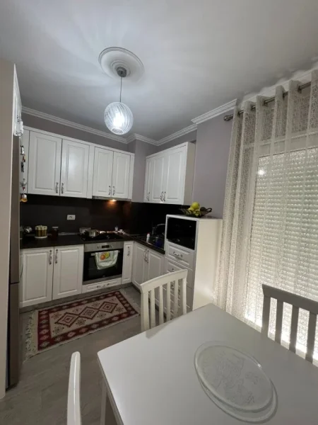Tirane, jepet me qera apartament 1+1 Kati 7, 75 m² 380 € (unaza e re .syri TV)
