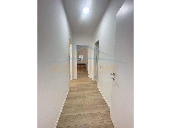 Tirane, jepet me qera apartament 2+1 Kati 9, 107 m² 600 € (UNAZA E RE ,Grand Galley LTE)
