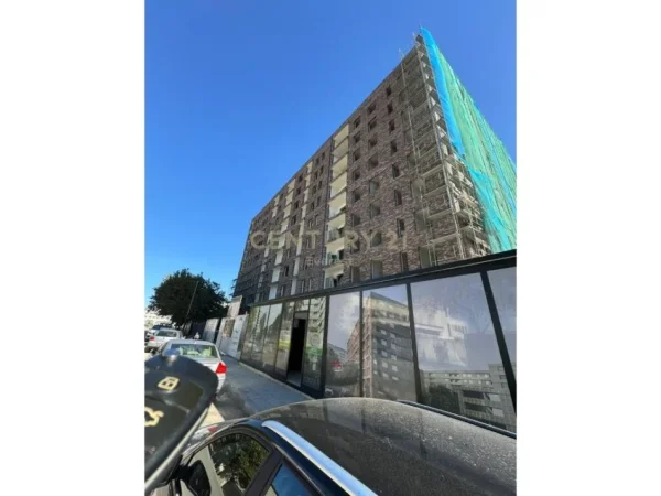 Tirane, shes apartament 1+1+Aneks+Ballkon Kati 5, 57 m² (Rruga 5 Maji)