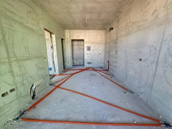 Tirane, shes apartament 1+1+Aneks+Ballkon Kati 5, 57 m² (Rruga 5 Maji)