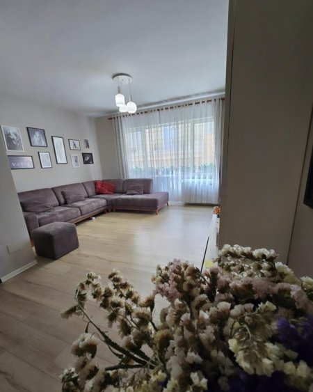 Tirane, jepet me qera apartament 2+1 , 108 m² 700 € (Kopshti Zoologjik)