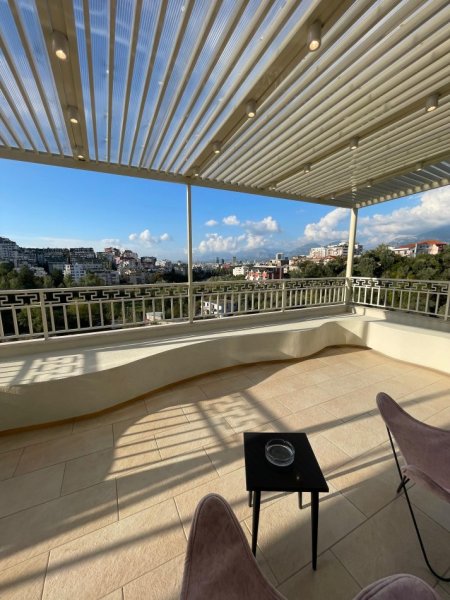 Tirane, jepet me qera Vile Kati 4, 500 m² 5.000 € (LIQENI I THATE)
