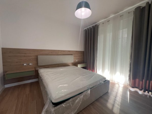 Shqiperi, jepet me qera apartament 2+1+Ballkon Kati 9, 106 m² 800 € (Don Bosko)