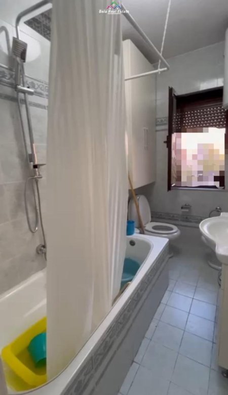 Tirane, jepet me qera apartament 2+1 Kati 4, 90 m² 700 € (rruga e kosovareve)