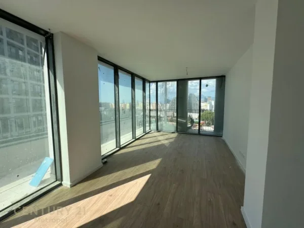 Tirane, jepet me qera apartament 3+1+Aneks+Ballkon Kati 4, 140 m² 1.300 € (LAKE VIEW)