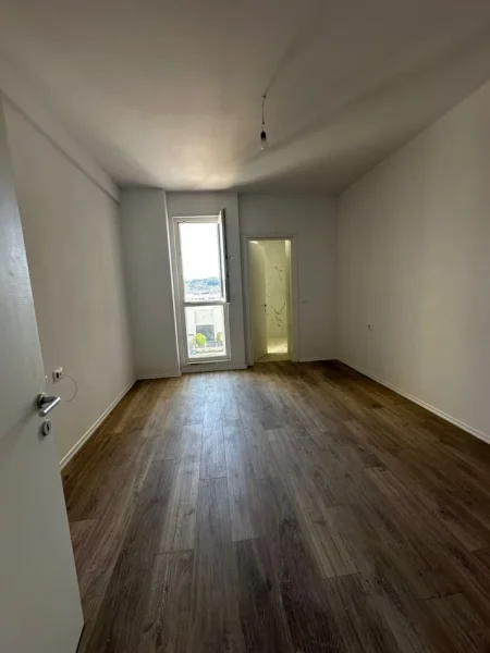 Tirane, shitet apartament 2+1+Ballkon Kati 4, 109 m² 115.000 € (univers city QTU)