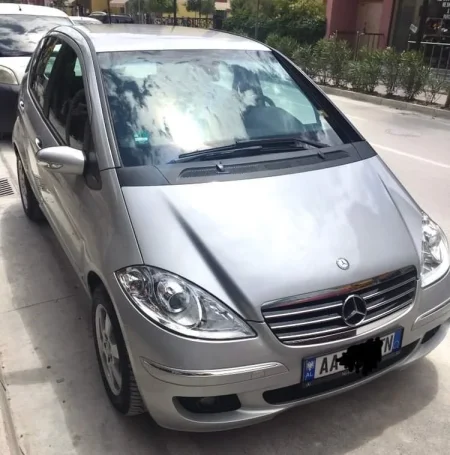 Tirane, shitet makine Nafte, gri metalizato manuale Kondicioner 231.000 km 2.350 €