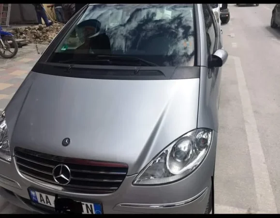 Tirane, shitet makine Nafte, gri metalizato manuale Kondicioner 231.000 km 2.350 €