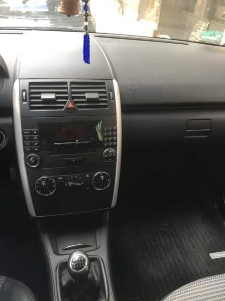 Tirane, shitet makine Nafte, gri metalizato manuale Kondicioner 231.000 km 2.350 €