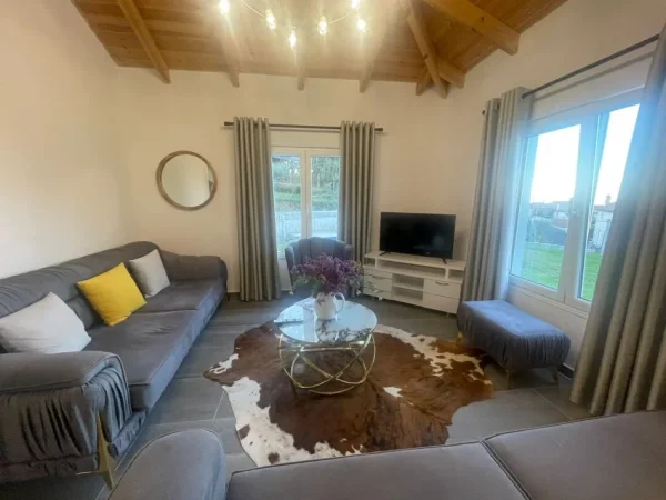 Vile 2-kateshe ne shitje ne SELITE  450.000 €