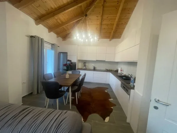 Vile 2-kateshe ne shitje ne SELITE  450.000 €