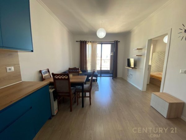Tirane, jepet me qera apartament Kati 7, 70 m² 700 € 