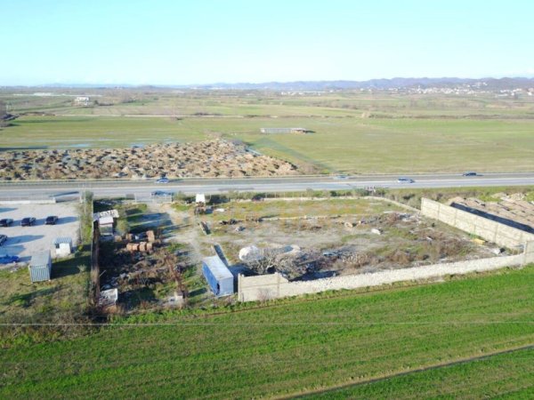 Durres, shitet truall , 40.000 m² 400.000 € (AUTOSTRADA TIRANE DURRES)