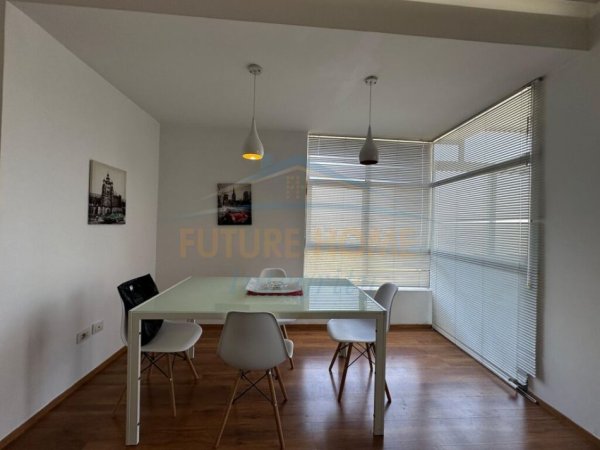 Tirane, jepet me qera apartament 2+1 Kati 9, 110 m² 500 € (Unaza e Re)