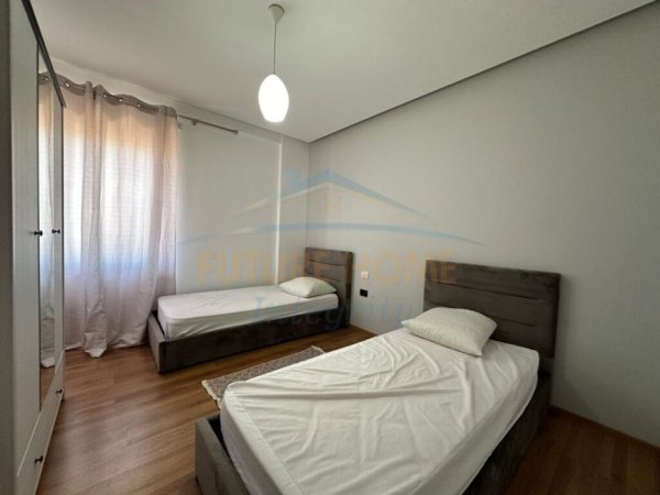 Tirane, jepet me qera apartament 2+1 Kati 9, 110 m² 500 € (Unaza e Re)
