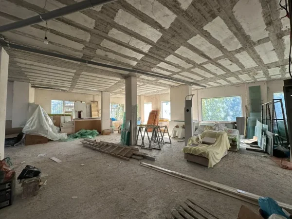 Shitet njesi Kati 0, 337 m² 210.000 € (Kafja e Rremes)