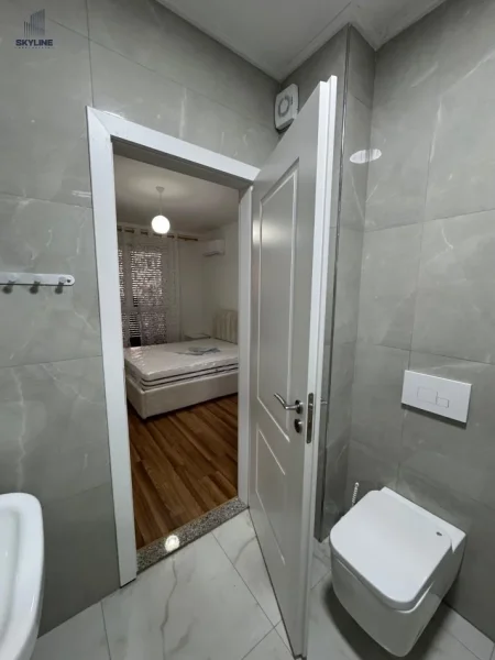Tirane, jepet me qera apartament 2+1+Ballkon Kati 1, 500 € (Astir)