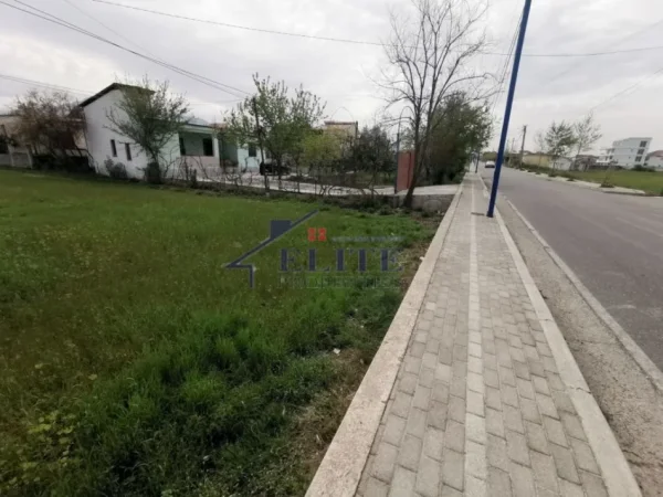 Tirane, shitet toke , 4.000 m² 280.000 € (Rruga Kosova)
