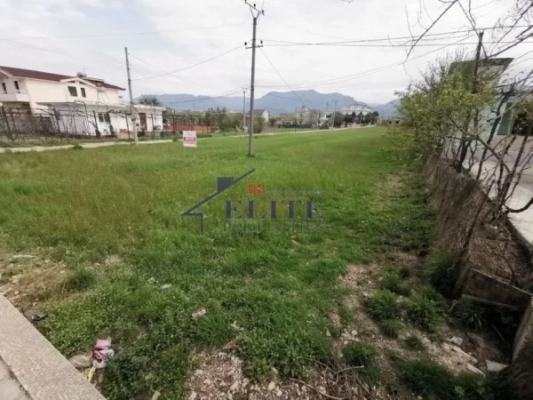 Tirane, shitet toke , 4.000 m² 280.000 € (Rruga Kosova)