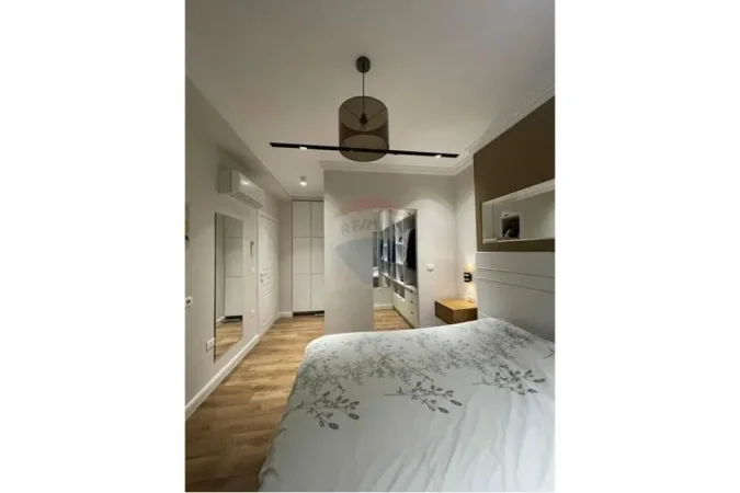 Tirane, jepet me qera apartament 2+1+Ballkon Kati 2, 83 m² 700 € (Rruga Bardhyl)