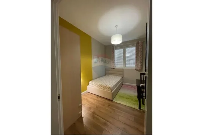 Tirane, jepet me qera apartament 2+1+Ballkon Kati 2, 83 m² 700 € (Rruga Bardhyl)