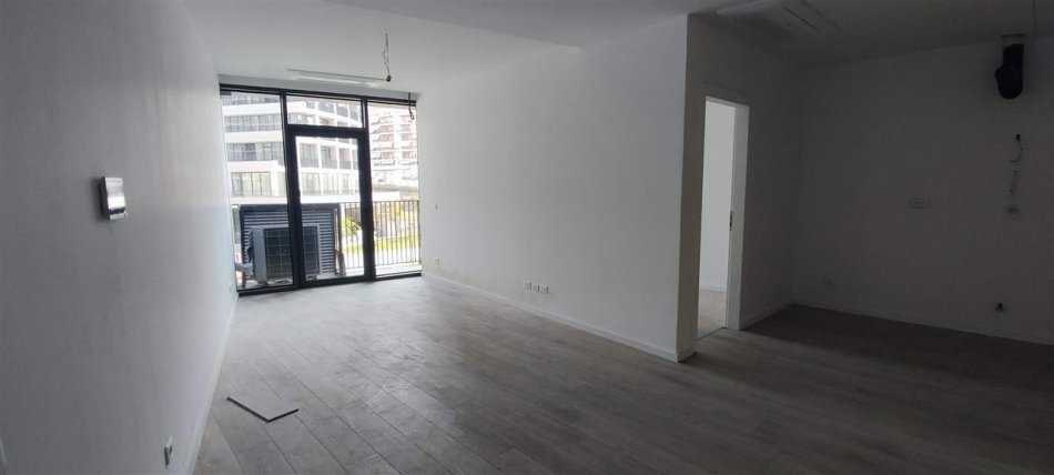 Tirane, jepet me qera ambjent biznesi Kati 1, 102 m² 1.300 € (Liqeni Artificial)