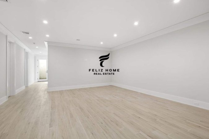 Tirane, jepet me qera zyre Kati 2, 210 m² 1.500 € (ASTIR)