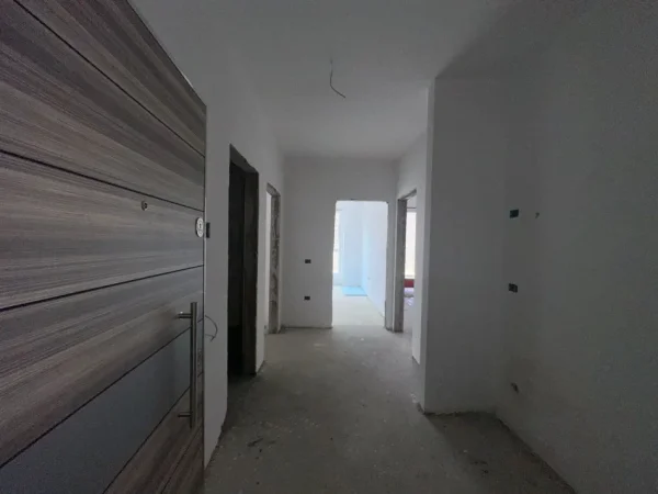 Tirane, shitet apartament 2+1 Kati 1, 106 m² 174.700 € (Fillimi i Stacionit te Trenit)