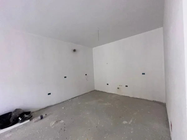 Tirane, shitet apartament 2+1 Kati 1, 106 m² 174.700 € (Fillimi i Stacionit te Trenit)