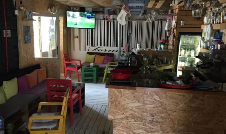 Tirane, jepet me qera ambjent biznesi Kati 0, 101 m² 1.000 € (mozaiku i tiranes , 21 dhjetori , rruga muhamet gjollesha)