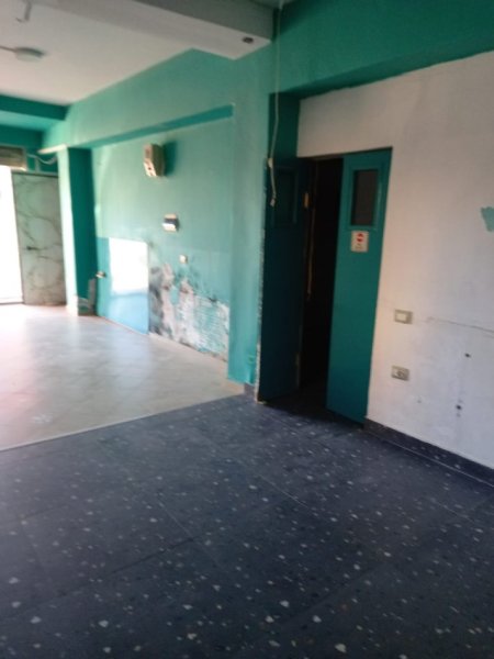 Durres, jepet me qera dyqan Kati 0, 84 m² 1.000 € (Rruga Adria, Stacioni i Trenit)