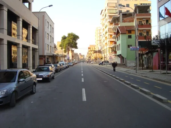 Tirane, shitet ambjent biznesi Kati 0, 67 m² 158.000 € (rruga isa boletini)