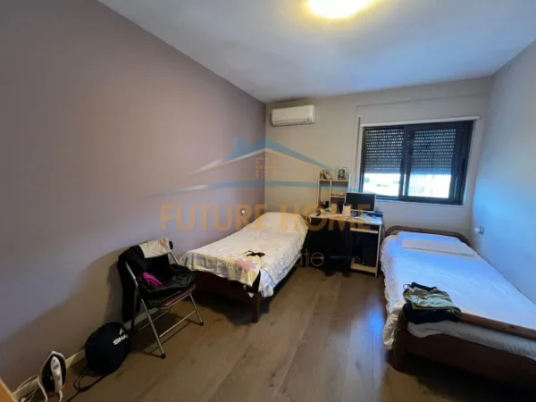 Tirane, shitet apartament 2+1 Kati 8, 125 m² 179.000 € (Yzberisht prane KMY)