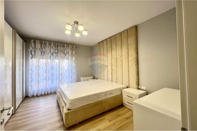 Tirane, jepet me qera apartament 2+1+Ballkon Kati 6, 116 m² 1.100 € (Rruga e Kavajes)