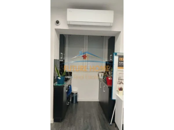 Tirane, jepet me qera Kati 0, 93 m² 800 € (21 Dhjetori)