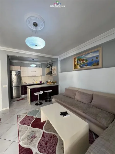 Tirane, shes apartament 1+1+Ballkon Kati 4, 73 m² 135.000 € (komuna e parisit)